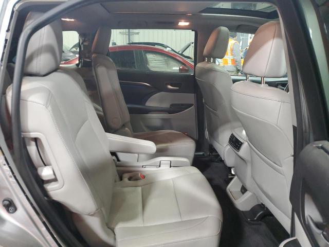 Photo 11 from auction – 2016 TOYOTA HIGHLANDER with VIN 5TDDKRFH2GS271789