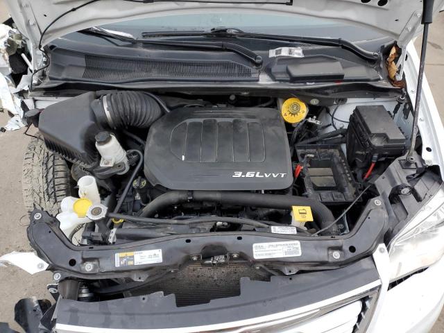 Photo 12 from auction – 2015 CHRYSLER TOWN & COU with VIN 2C4RC1BG2FR711583