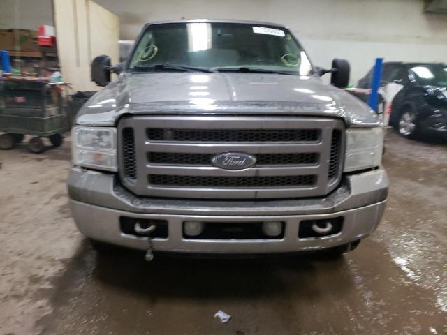 Photo 5 from auction – 2005 FORD EXCURSION with VIN 1FMSU43P05EA57690