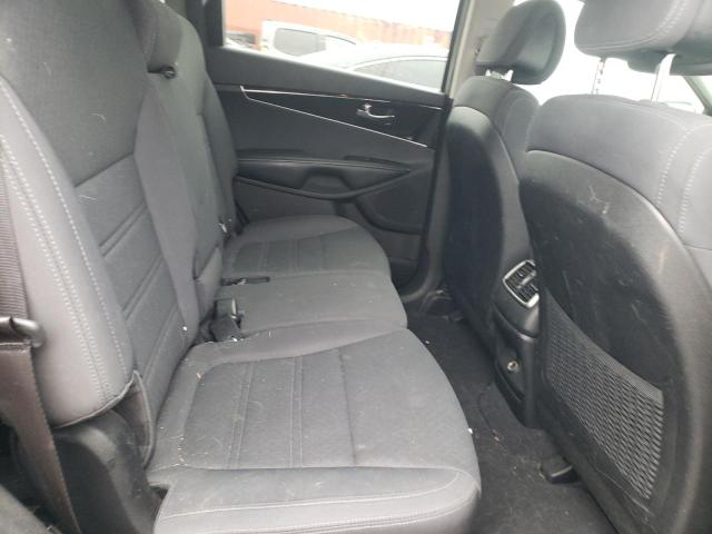 Photo 11 from auction – 2016 KIA SORENTO LX with VIN 5XYPG4A33GG028132