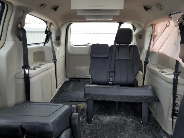 Photo 10 from auction – 2016 CHRYSLER TOWN & COU with VIN 2C4RC1BG2GR187837
