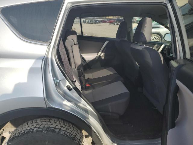 Photo 11 from auction – 2015 TOYOTA RAV4 LE with VIN JTMBFREV6FJ050047