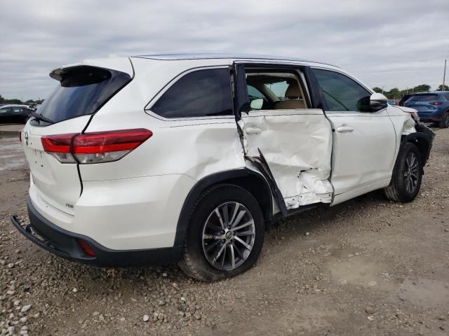 Photo 3 from auction – 2017 TOYOTA HIGHLANDER with VIN 5TDKZRFH5HS524639