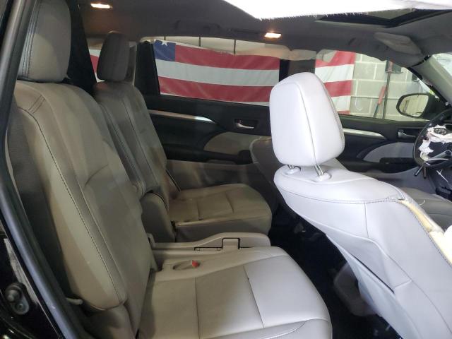 Photo 11 from auction – 2019 TOYOTA HIGHLANDER with VIN 5TDJZRFH1KS922756