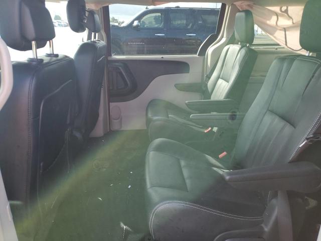 Photo 10 from auction – 2016 CHRYSLER TOWN & COU with VIN 2C4RC1CG0GR208621