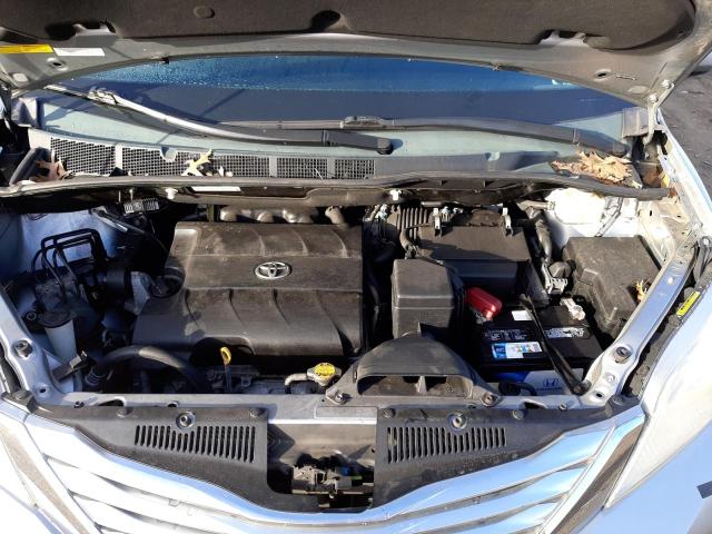 Photo 12 from auction – 2011 TOYOTA SIENNA XLE with VIN 5TDDK3DC3BS008577