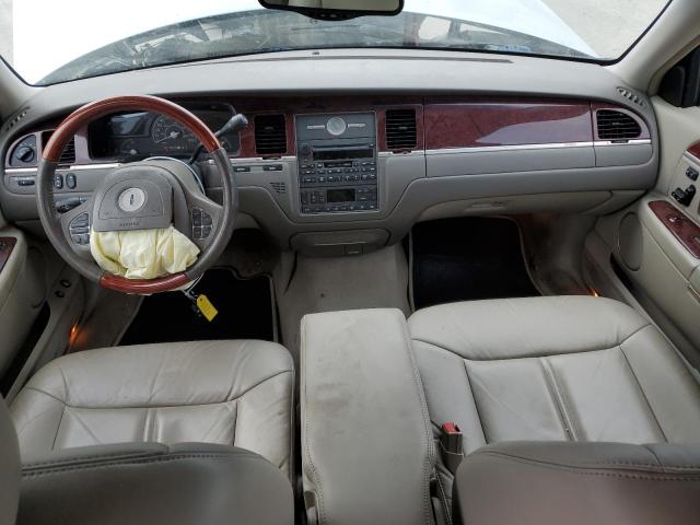 Photo 8 from auction – 2004 LINCOLN TOWN CAR U with VIN 1LNHM83W84Y627389
