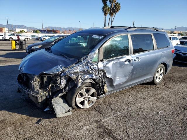 TOYOTA SIENNA LE 2017 with VIN 5TDKZ3DCXHS810782 - Photo from auction