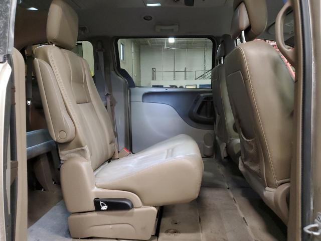 Photo 11 from auction – 2016 CHRYSLER TOWN & COU with VIN 2C4RC1BG4GR194398
