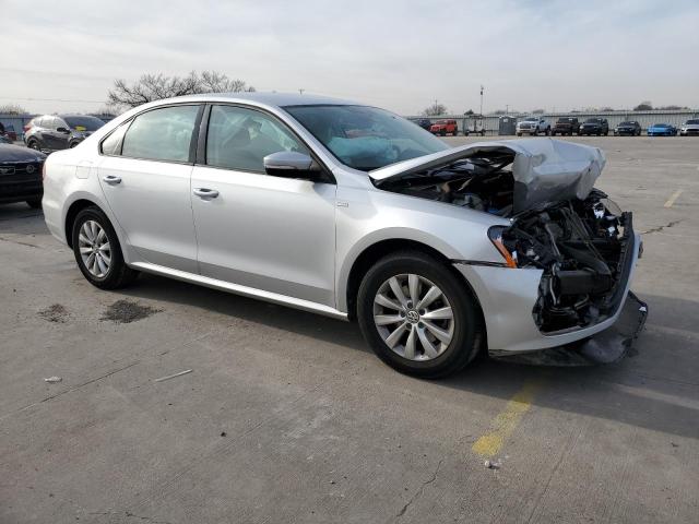 Photo 4 from auction – 2015 VOLKSWAGEN PASSAT S with VIN 1VWAS7A32FC063279