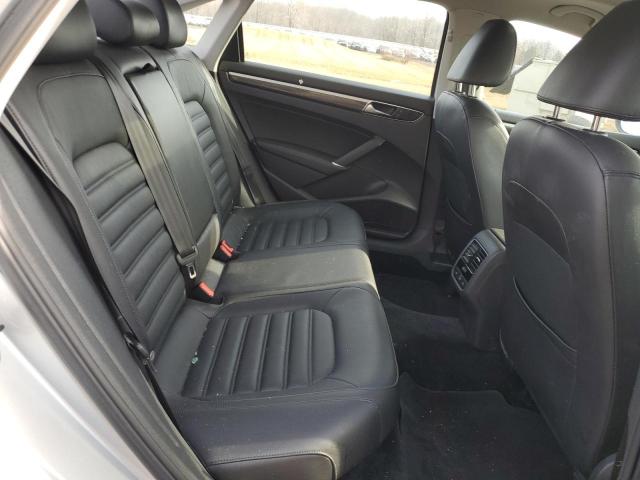 Photo 10 from auction – 2017 VOLKSWAGEN PASSAT SEL with VIN 1VWCT7A35HC008690
