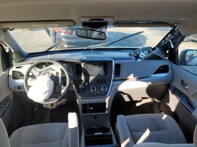 Photo 8 from auction – 2017 TOYOTA SIENNA LE with VIN 5TDKZ3DCXHS810782