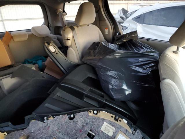 Photo 11 from auction – 2017 TOYOTA SIENNA LE with VIN 5TDKZ3DC7HS844629