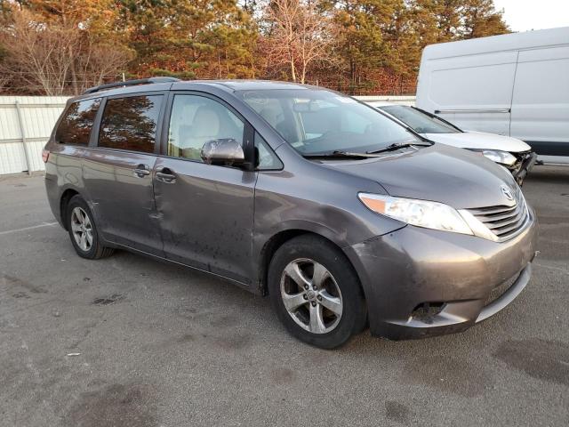 Photo 4 from auction – 2017 TOYOTA SIENNA LE with VIN 5TDKZ3DC7HS844629