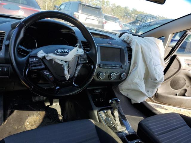 Photo 8 from auction – 2017 KIA FORTE LX with VIN 3KPFL4A72HE023352