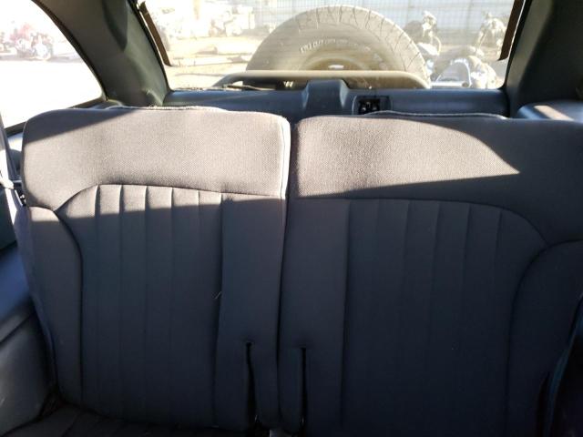 Photo 10 from auction – 2004 CHEVROLET BLAZER with VIN 1GNCT18X94K121719