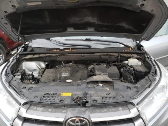 Photo 12 from auction – 2018 TOYOTA HIGHLANDER with VIN 5TDBZRFHXJS800030