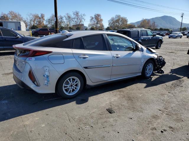 Photo 3 from auction – 2022 TOYOTA PRIUS PRIM with VIN JTDKAMFP3N3205528