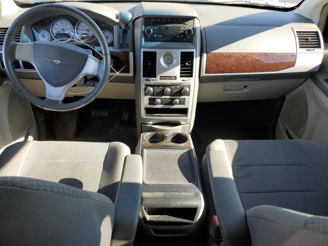 Photo 8 from auction – 2010 CHRYSLER TOWN & COU with VIN 2A4RR5D16AR491530