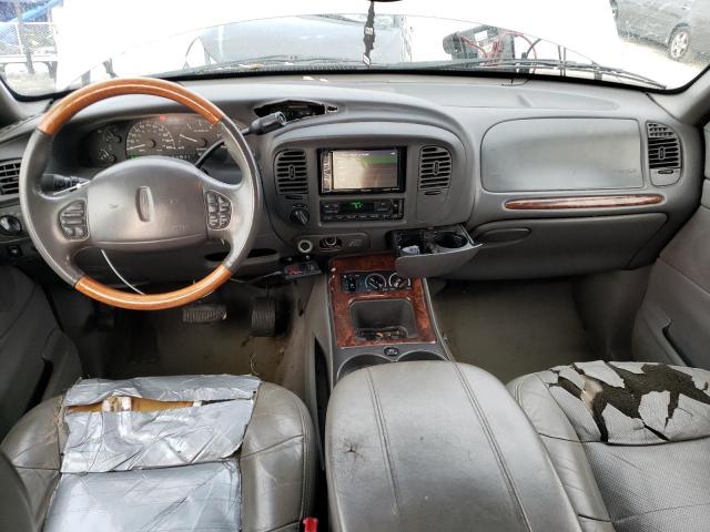 Photo 8 from auction – 2000 LINCOLN NAVIGATOR with VIN 5LMFU28A3YLJ25178