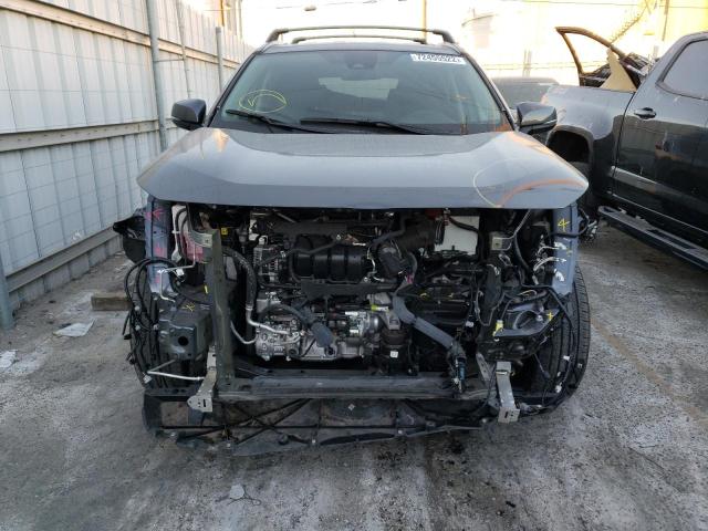 Photo 5 from auction – 2022 TOYOTA RAV4 XLE with VIN 2T3W1RFV6NC190065