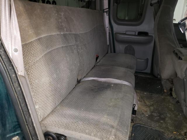 Photo 10 from auction – 2000 FORD F150 with VIN 2FTRX18W3YCA72056