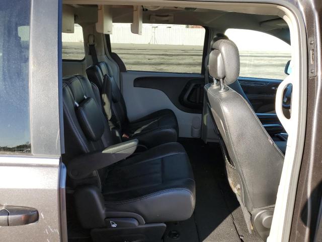 Photo 11 from auction – 2016 CHRYSLER TOWN & COU with VIN 2C4RC1BGXGR269153