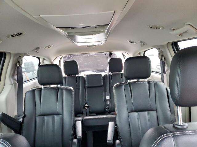 Photo 10 from auction – 2015 CHRYSLER TOWN & COU with VIN 2C4RC1BG6FR730637