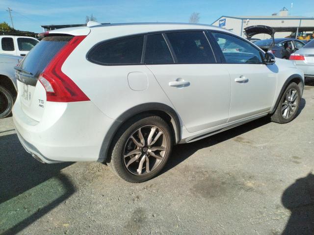Photo 3 from auction – 2016 VOLVO V60 CROSS with VIN YV4612HK8G1019518