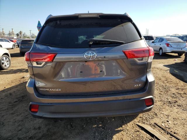 Photo 6 from auction – 2019 TOYOTA HIGHLANDER with VIN 5TDKZRFH3KS561910