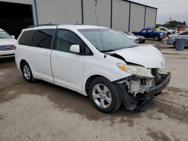 Photo 4 from auction – 2013 TOYOTA SIENNA LE with VIN 5TDKK3DC2DS348037