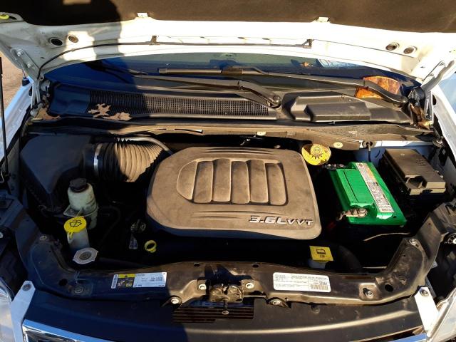 Photo 12 from auction – 2016 CHRYSLER TOWN & COU with VIN 2C4RC1BG1GR132960