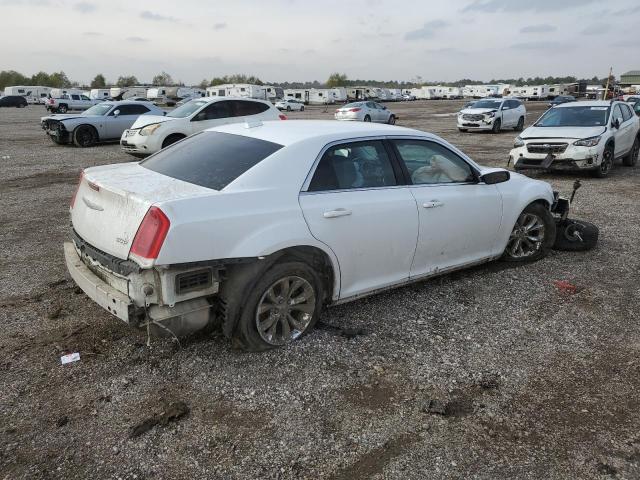 Photo 3 from auction – 2015 CHRYSLER 300 LIMITE with VIN 2C3CCAAG9FH772673