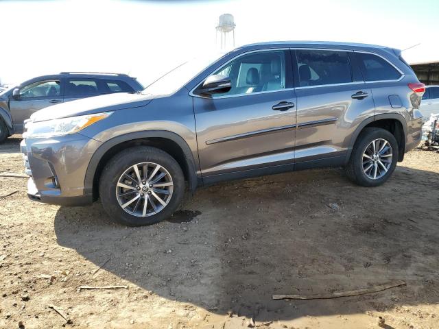 Photo 1 from auction – 2019 TOYOTA HIGHLANDER with VIN 5TDKZRFH3KS561910