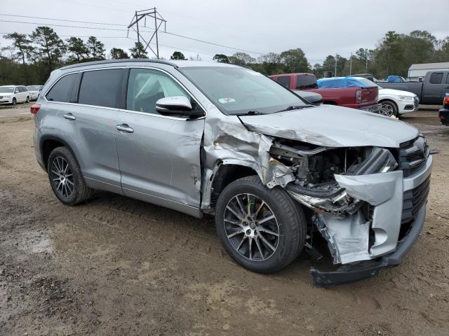 Photo 4 from auction – 2017 TOYOTA HIGHLANDER with VIN 5TDKZRFH2HS190683