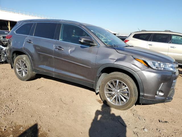Photo 4 from auction – 2019 TOYOTA HIGHLANDER with VIN 5TDKZRFH3KS561910