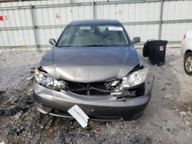 Photo 5 from auction – 2005 TOYOTA CAMRY LE with VIN 4T1BE32K15U542570