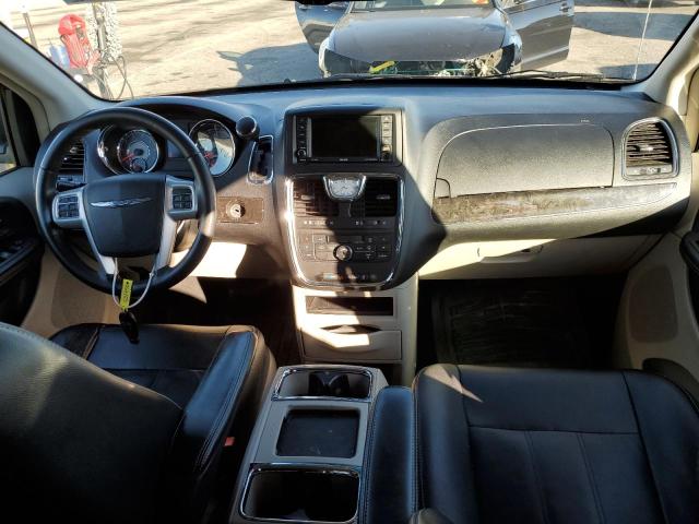 Photo 8 from auction – 2016 CHRYSLER TOWN & COU with VIN 2C4RC1BGXGR269153