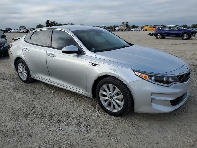 Photo 4 from auction – 2017 KIA OPTIMA EX with VIN 5XXGU4L38HG131980