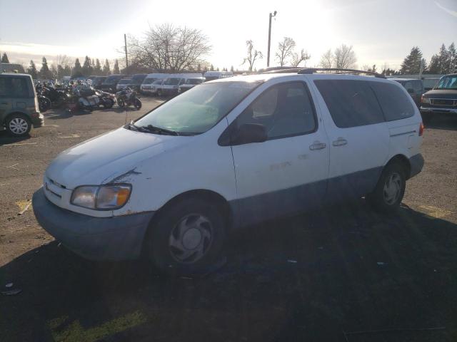 TOYOTA SIENNA LE 2000 with VIN 4T3ZF13C1YU194868 - Photo from auction