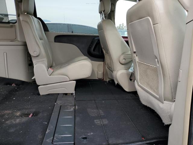 Photo 11 from auction – 2012 CHRYSLER TOWN & COU with VIN 2C4RC1CGXCR289038