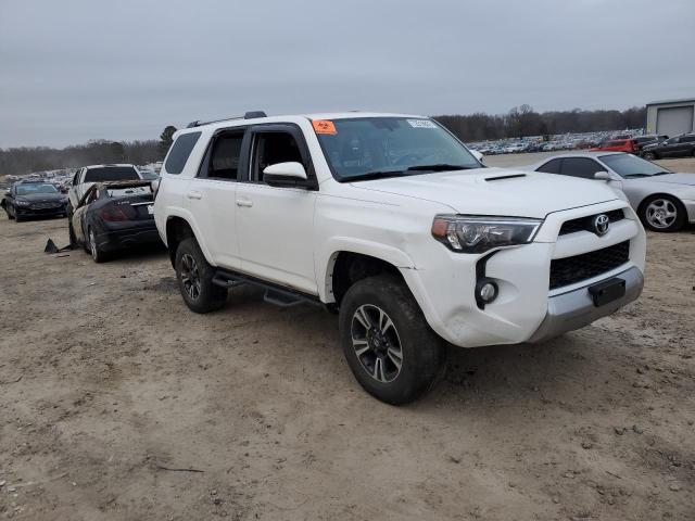 Photo 4 from auction – 2015 TOYOTA 4RUNNER SR with VIN JTEBU5JR1F5215594