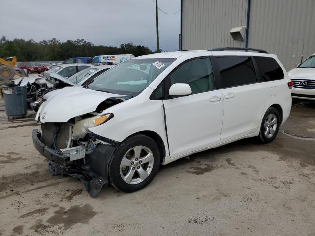 Photo 1 from auction – 2013 TOYOTA SIENNA LE with VIN 5TDKK3DC2DS348037