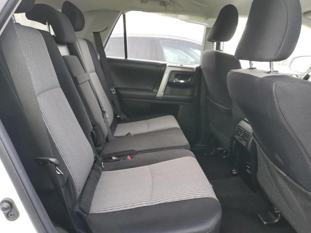 Photo 11 from auction – 2018 TOYOTA 4RUNNER SR with VIN JTEBU5JR8J5532345
