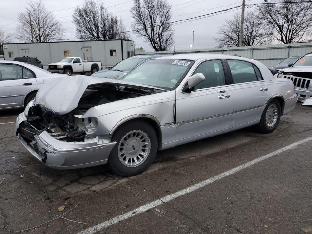 Photo 1 from auction – 2000 LINCOLN TOWN CAR C with VIN 1LNHM83W0YY804751