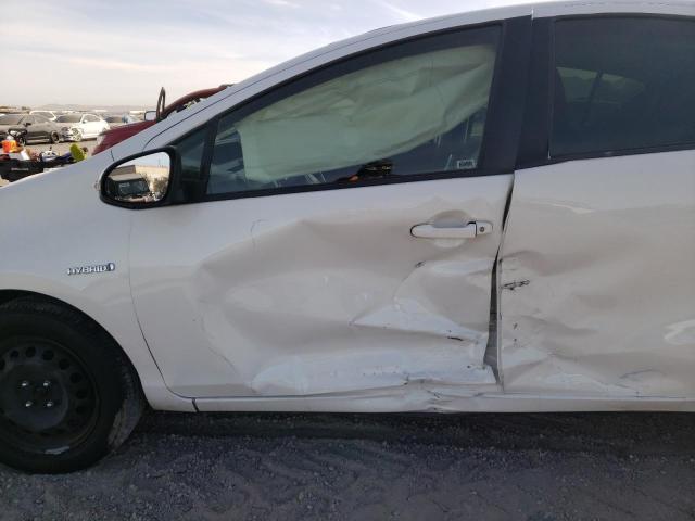 Photo 7 from auction – 2015 TOYOTA PRIUS C with VIN JTDKDTB31F1100214