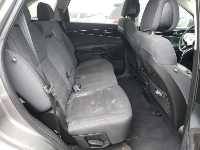 Photo 11 from auction – 2016 KIA SORENTO LX with VIN 5XYPG4A35GG145372