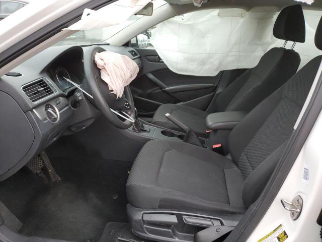 Photo 7 from auction – 2015 VOLKSWAGEN PASSAT S with VIN 1VWAT7A30FC065769