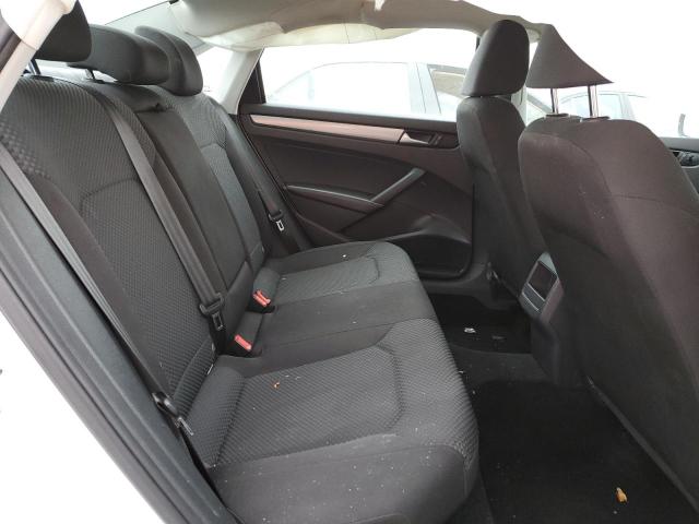 Photo 10 from auction – 2015 VOLKSWAGEN PASSAT S with VIN 1VWAT7A30FC065769