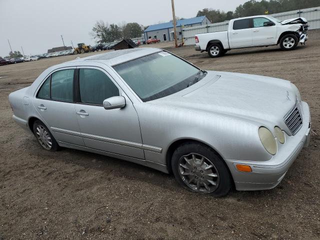 Photo 4 from auction – 2001 MERCEDES-BENZ E 320 with VIN WDBJF65J61B182475